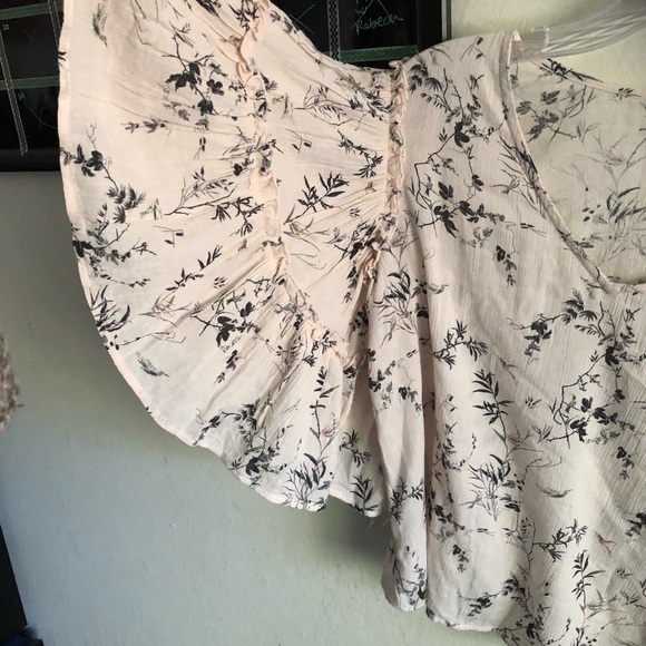Light pink floral blouse (NWOT) - Picture 3 of 4